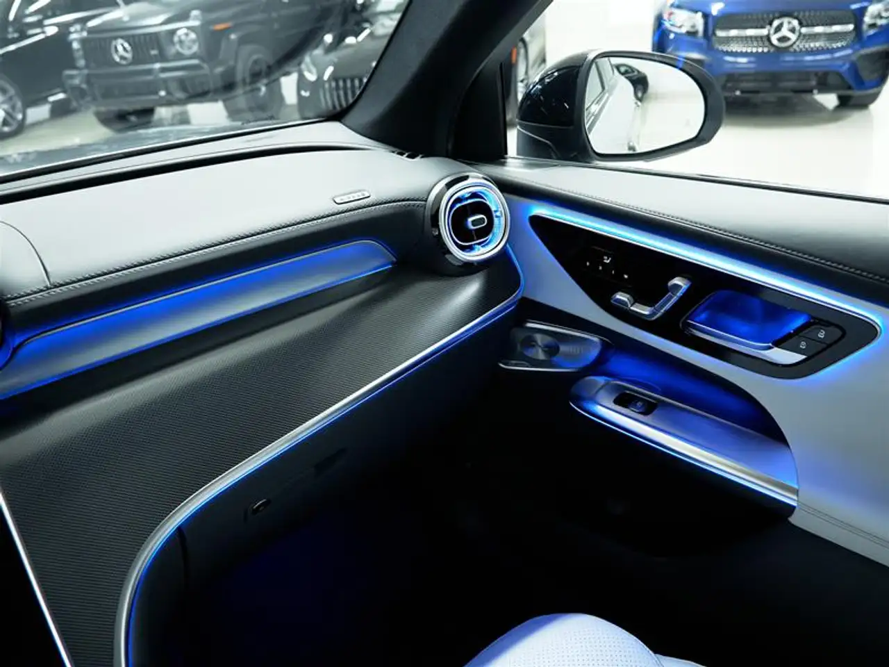Mercedes-Benz GLC - Image 34