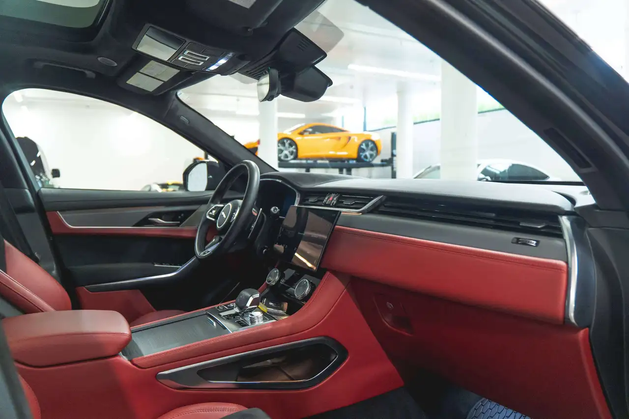 Jaguar F-Pace - Image 14