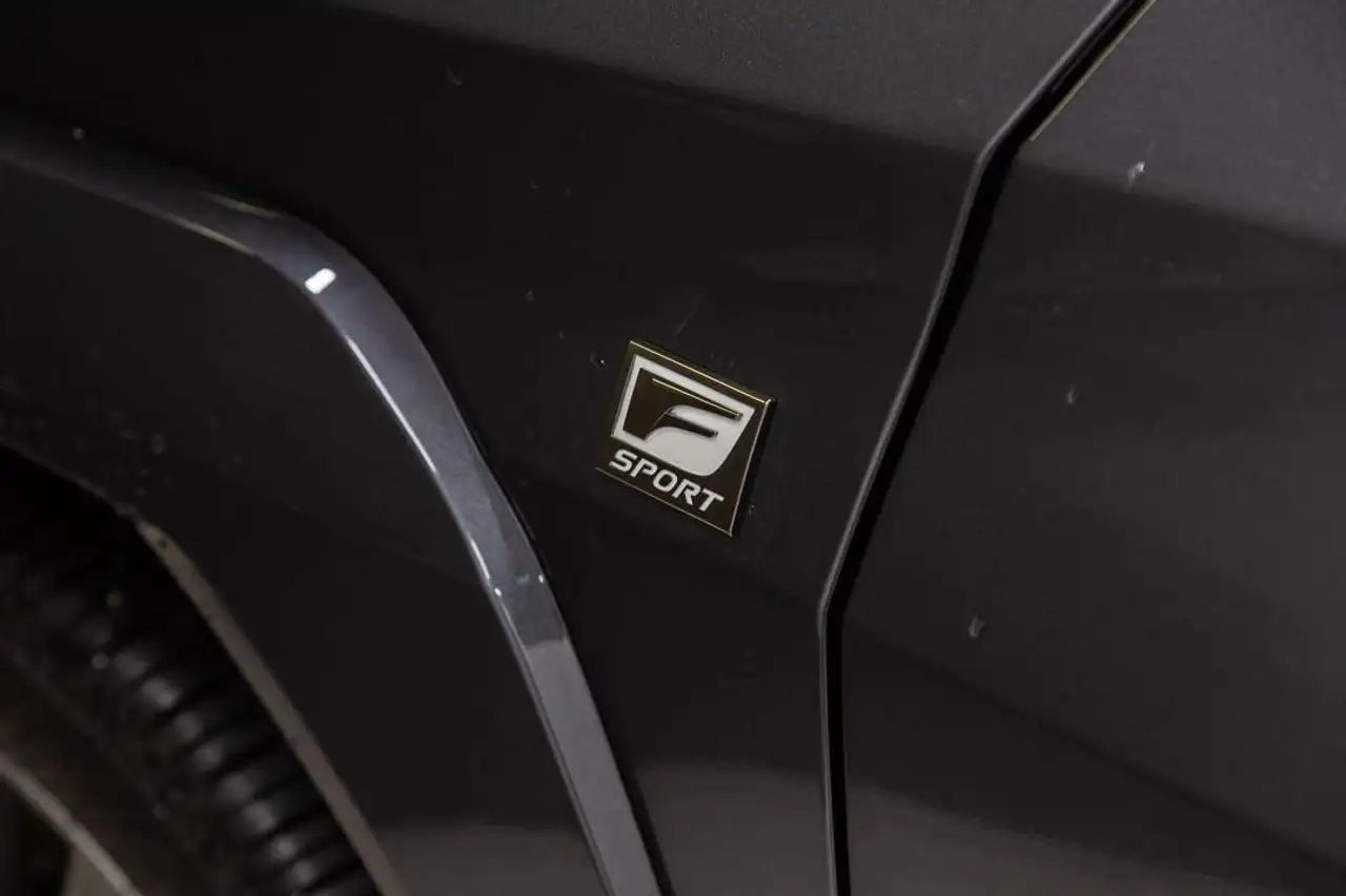 Lexus UX 300h - Image 4