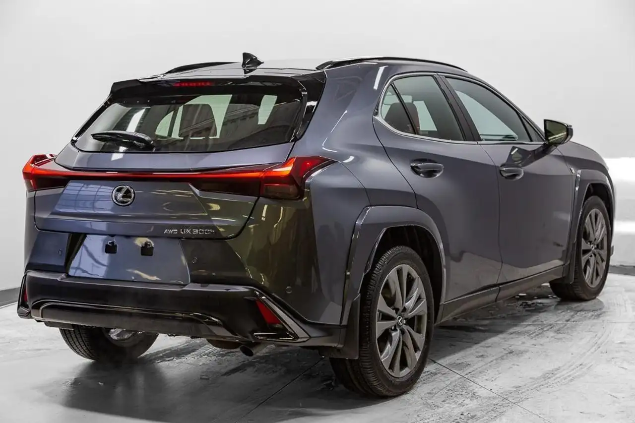 Lexus UX 300h - Image 7