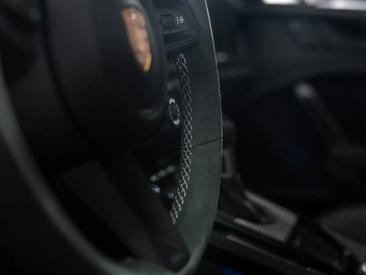 Porsche 911 - Image 19