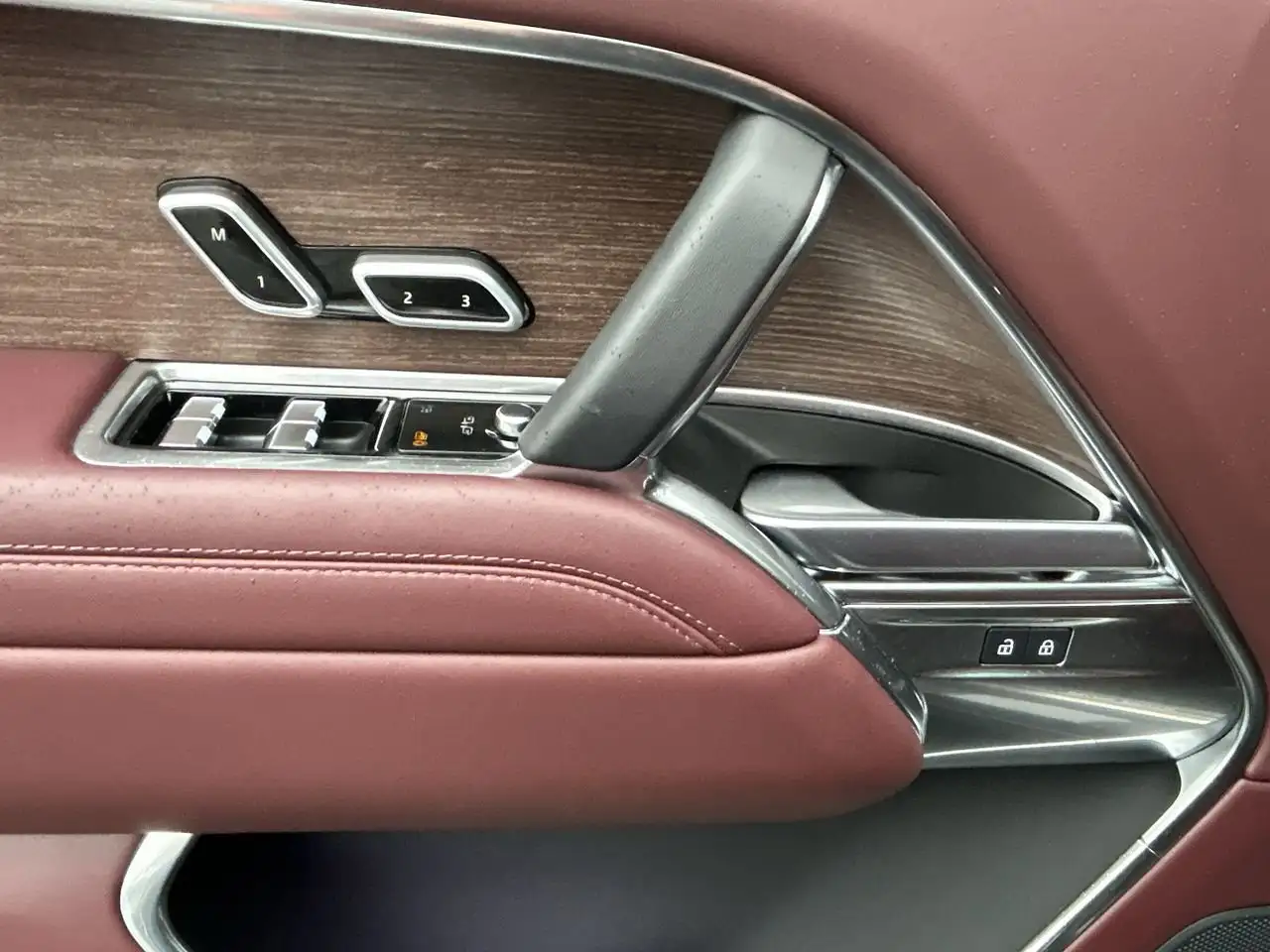 Land Rover Range Rover - Image 22