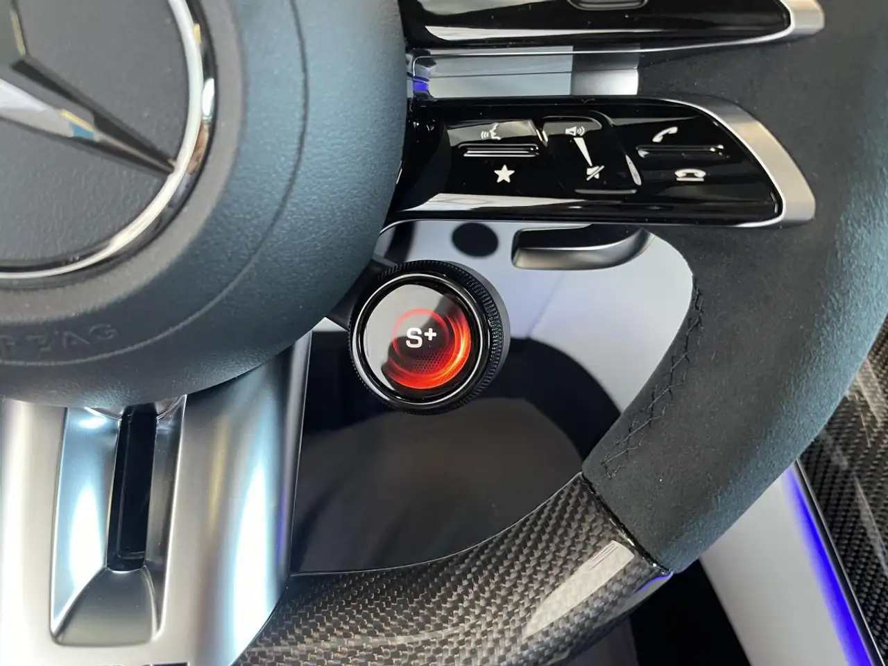 Mercedes-Benz AMG GT - Image 19