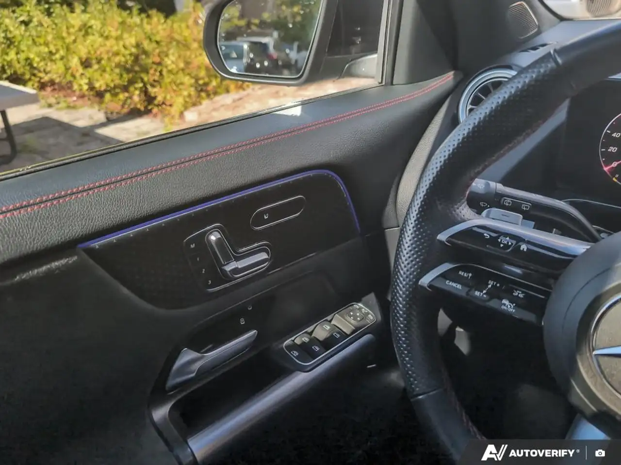 Mercedes-Benz GLA - Image 17