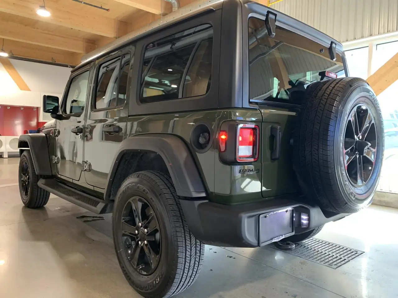 Jeep Wrangler - Image 2
