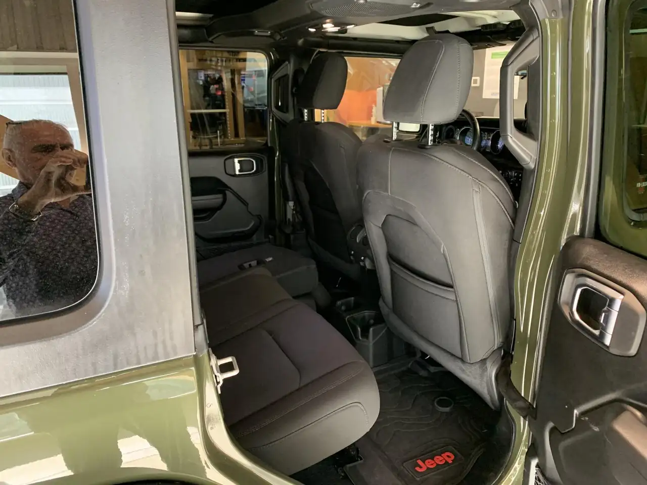Jeep Wrangler - Image 9