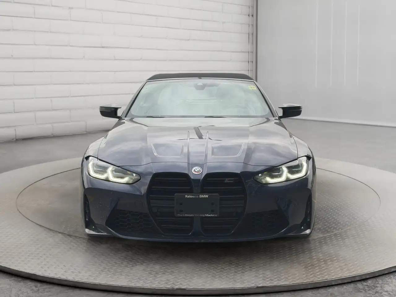 BMW M4 - Image 2
