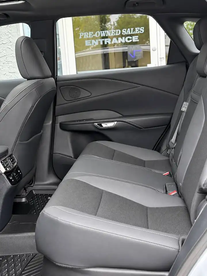 Lexus RX - Image 17
