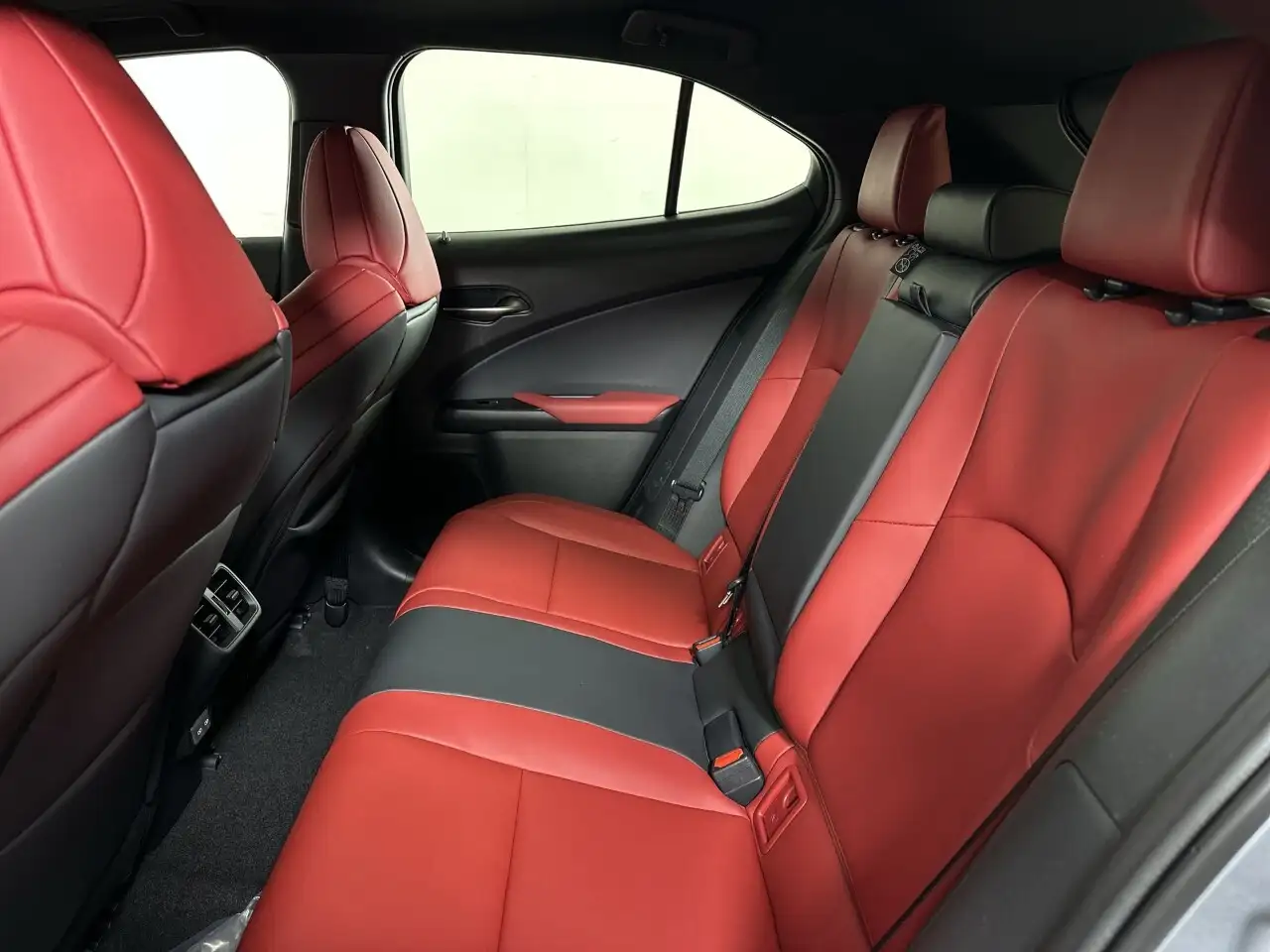 Lexus UX - Image 14
