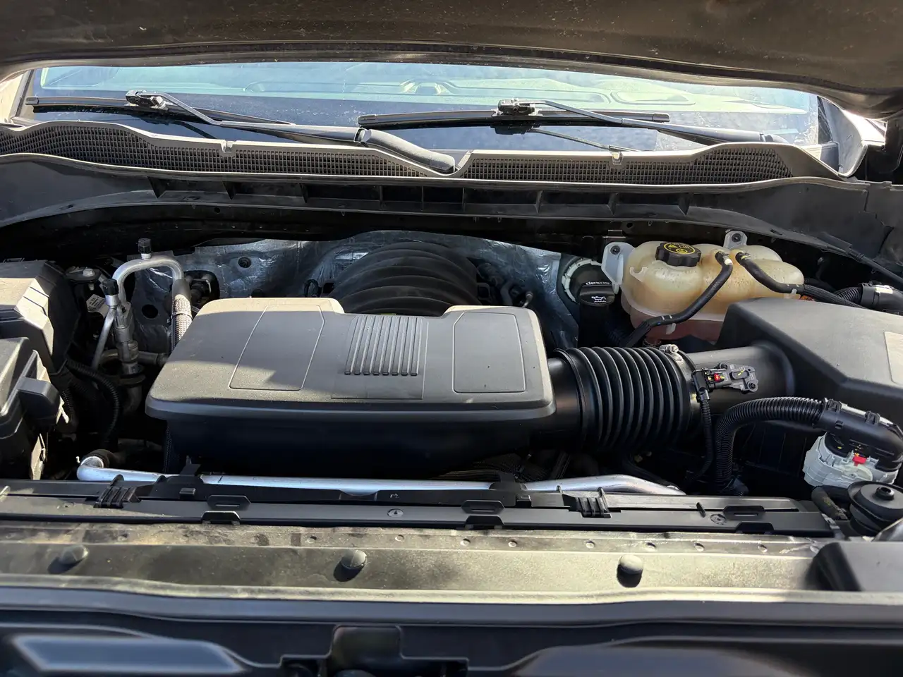 Chevrolet Silverado 1500 - Image 20