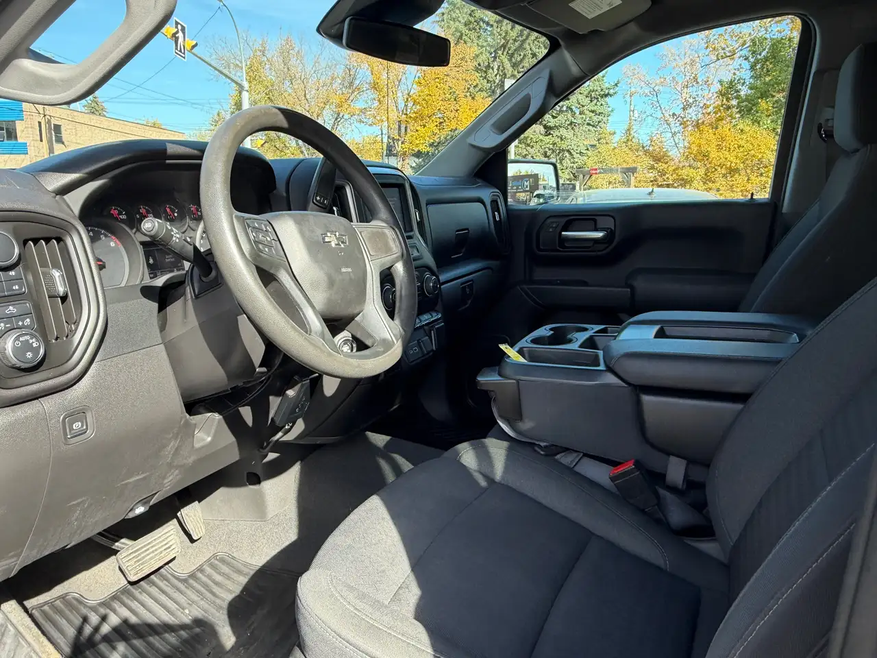 Chevrolet Silverado 1500 - Image 9