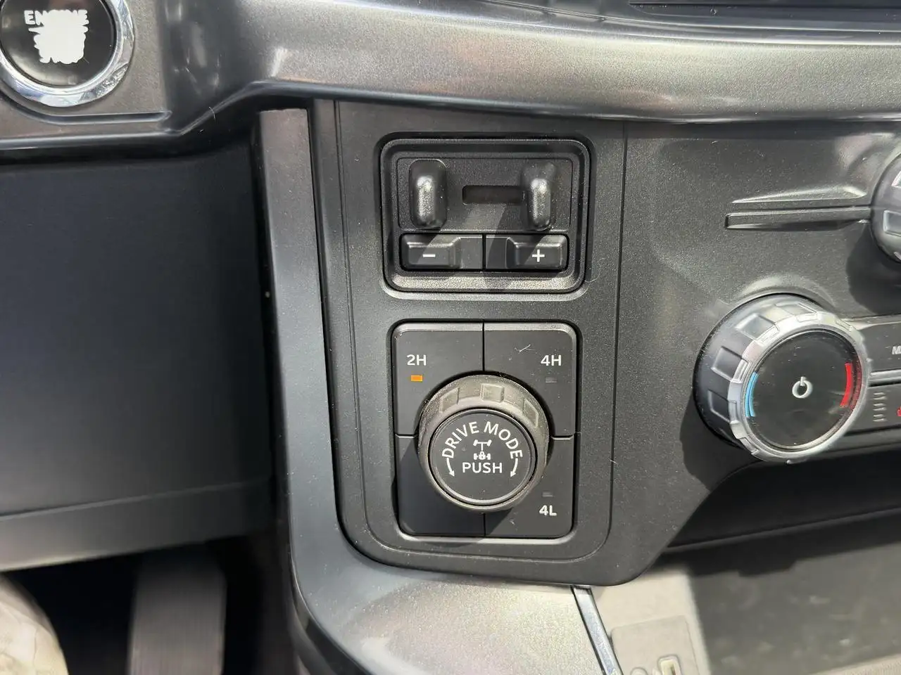 Ford F-150 - Image 25