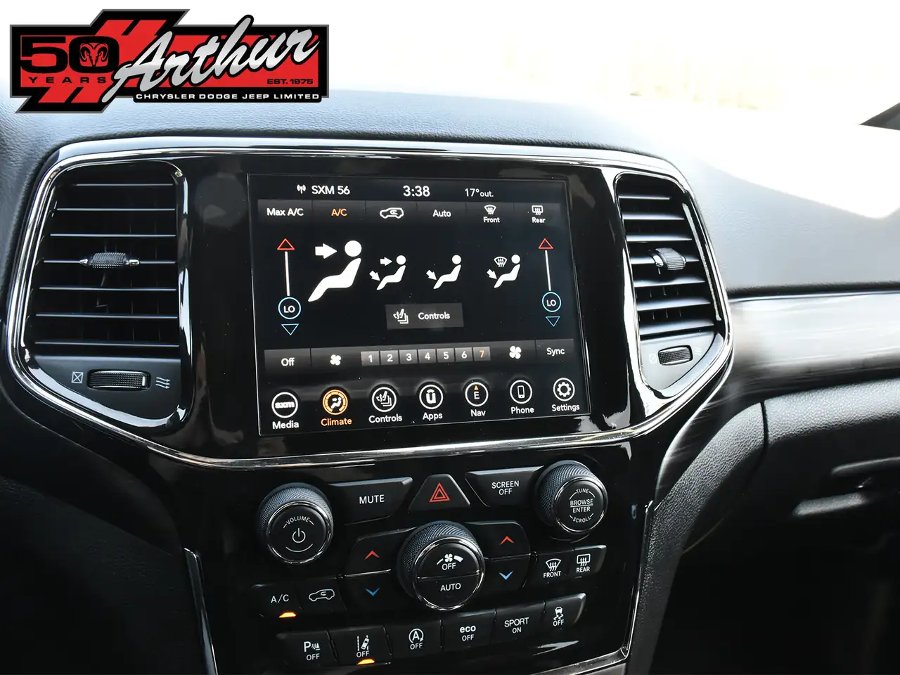 Jeep Grand Cherokee - Image 28
