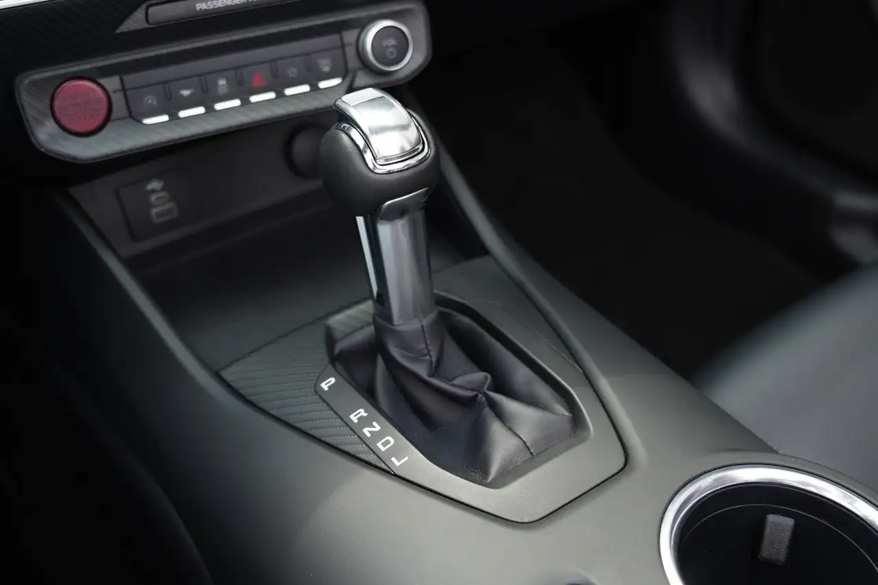 Ford Mustang - Image 25