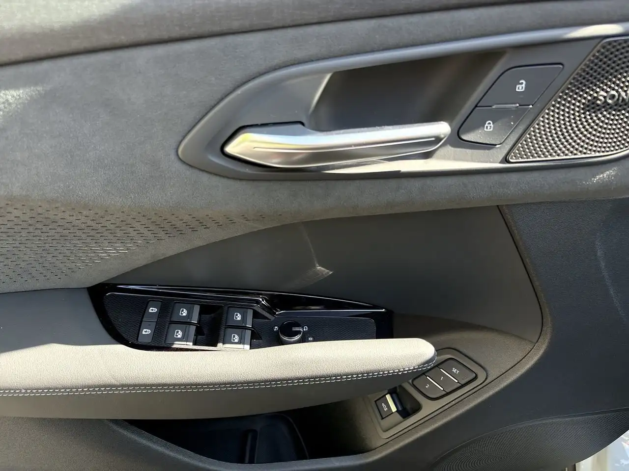 Audi Q3 - Image 21