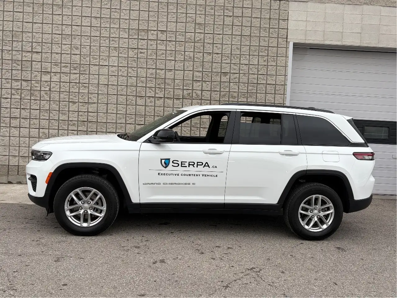 Jeep Grand Cherokee - Image 11