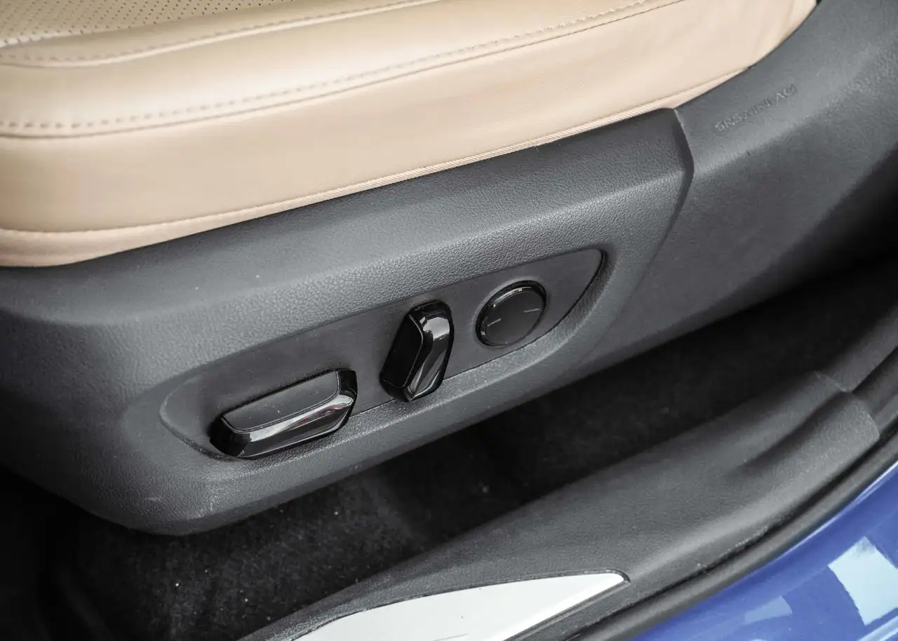 Lexus NX 350 - Image 32