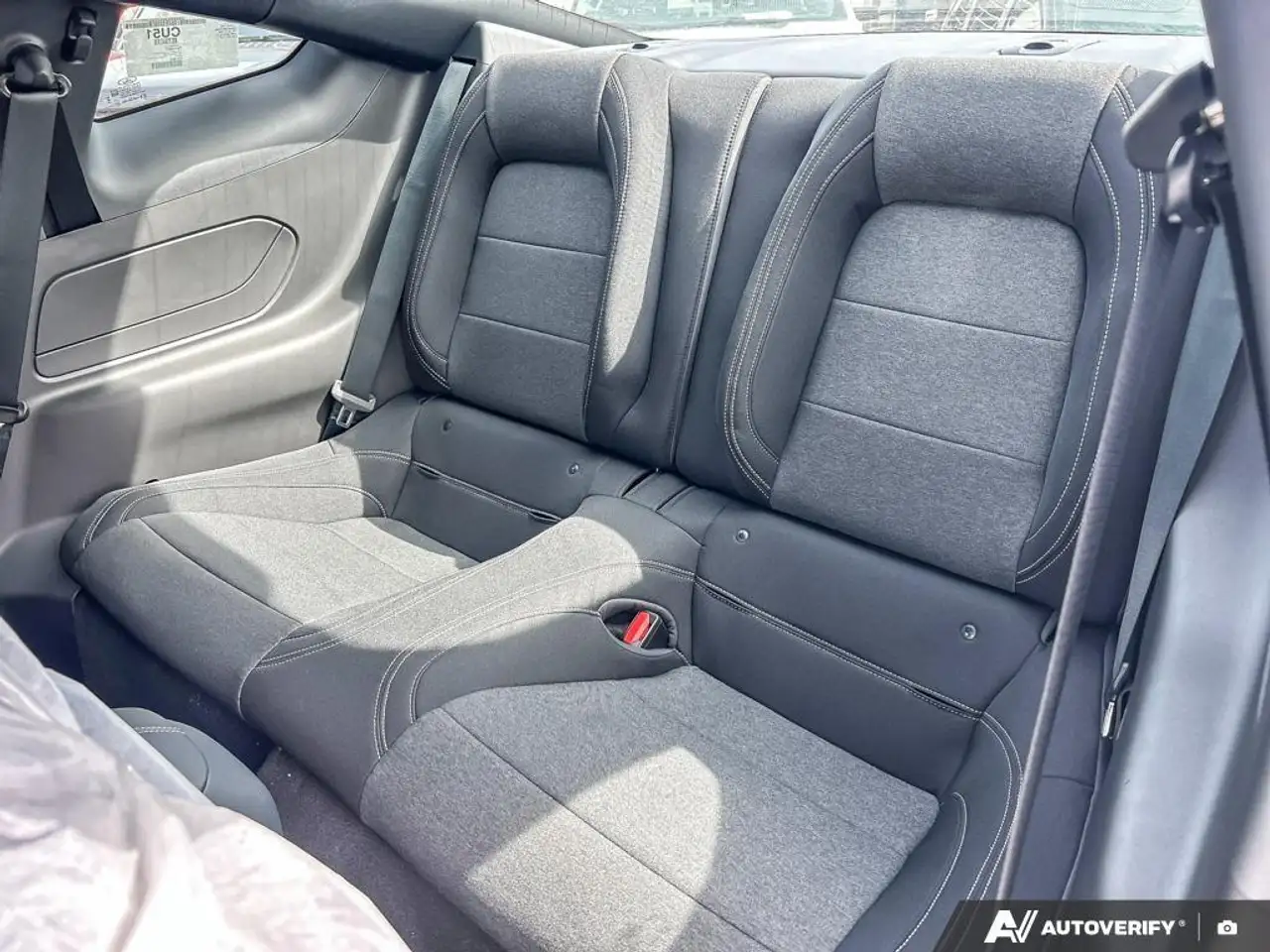 Ford Mustang - Image 21