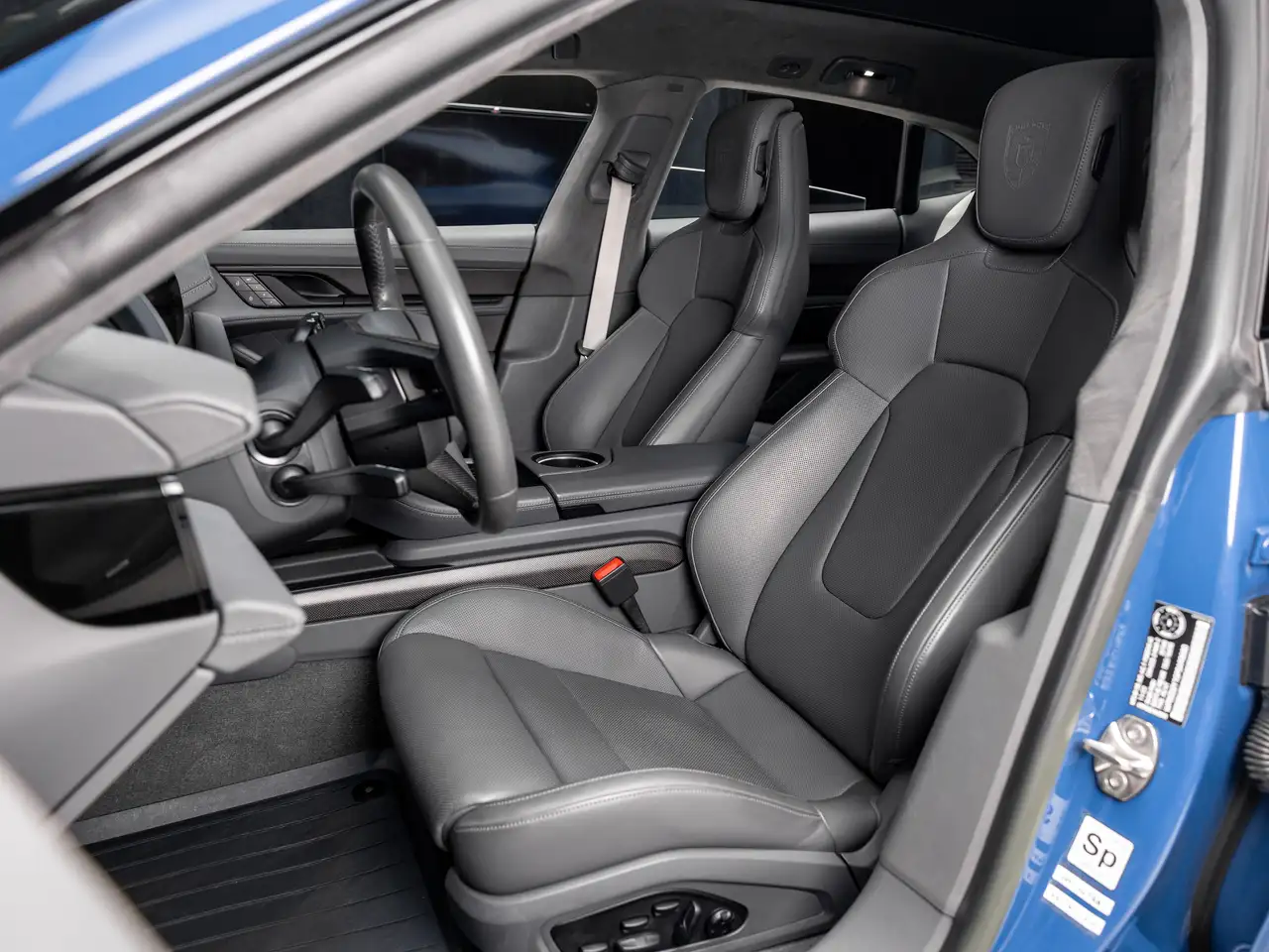 Porsche Taycan - Image 28