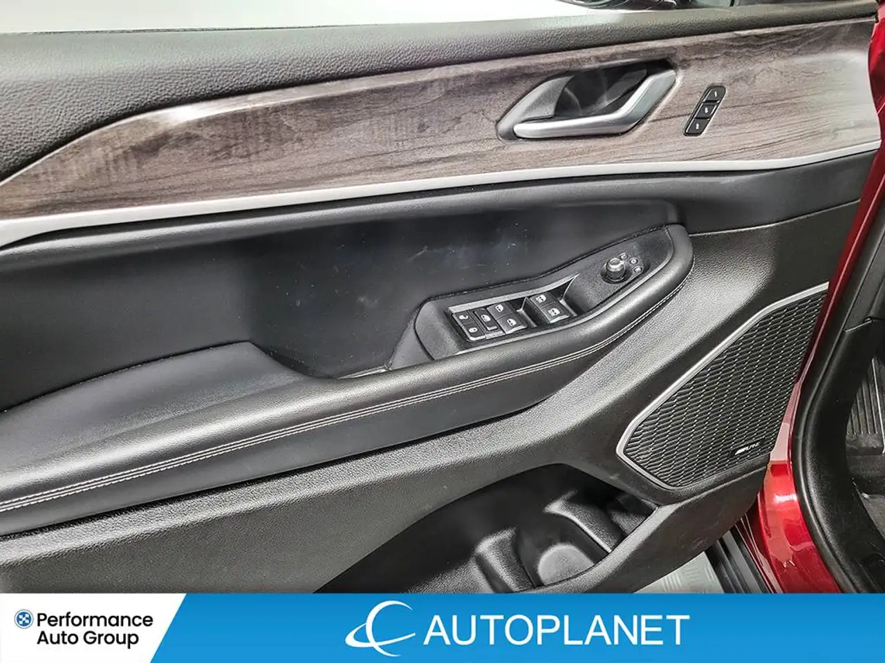 Jeep Grand Cherokee - Image 36