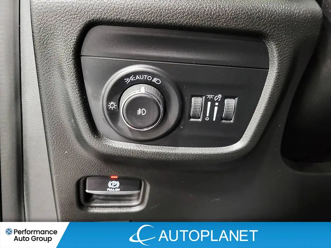 Jeep Grand Cherokee - Image 23