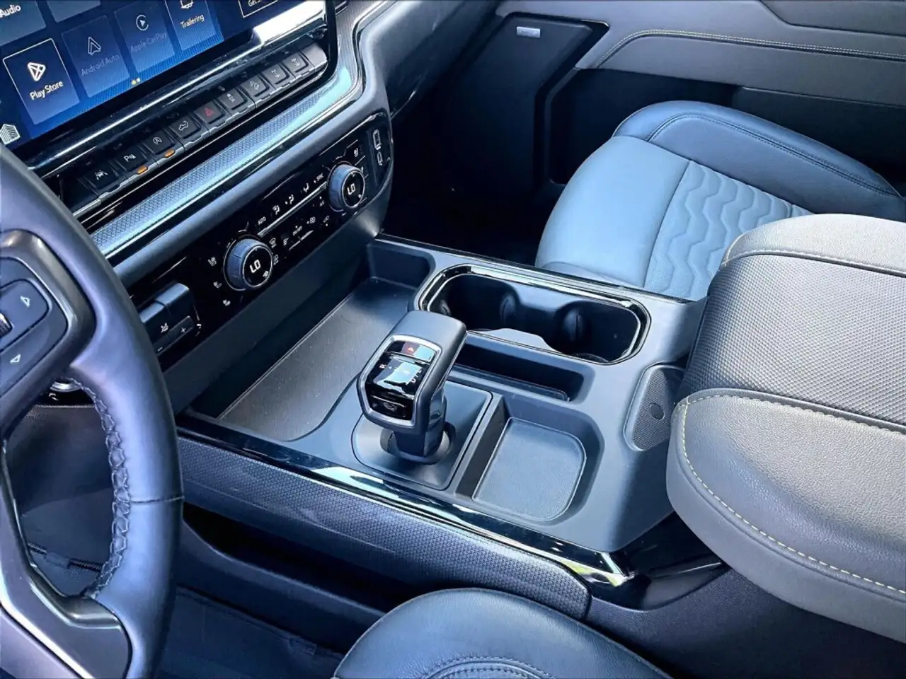 Chevrolet Silverado 1500 - Image 16