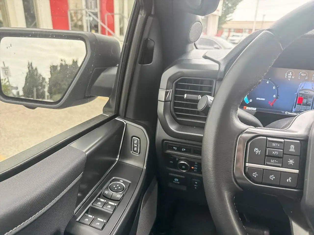 Ford F-150 - Image 19