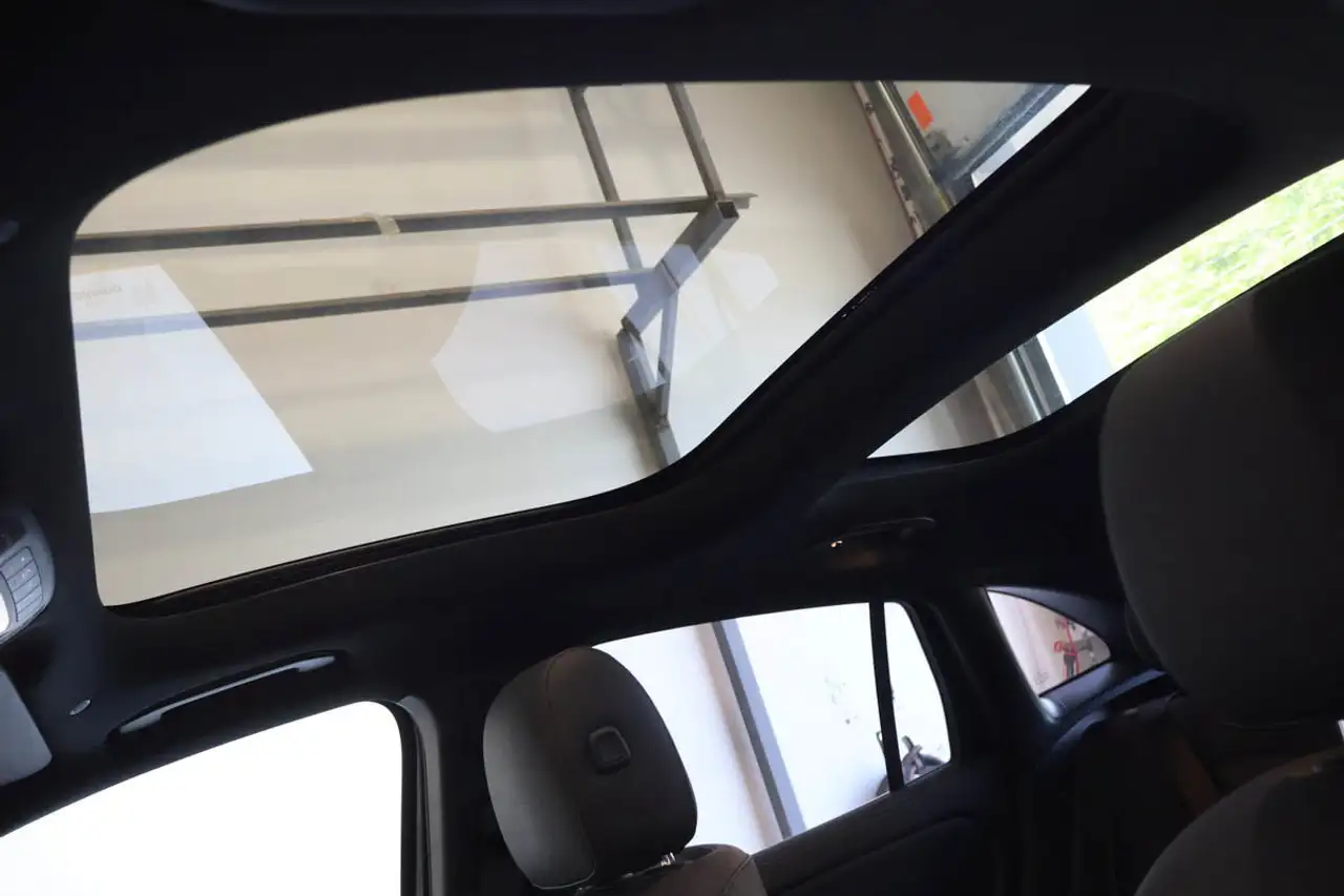 Mercedes-Benz GLA - Image 11