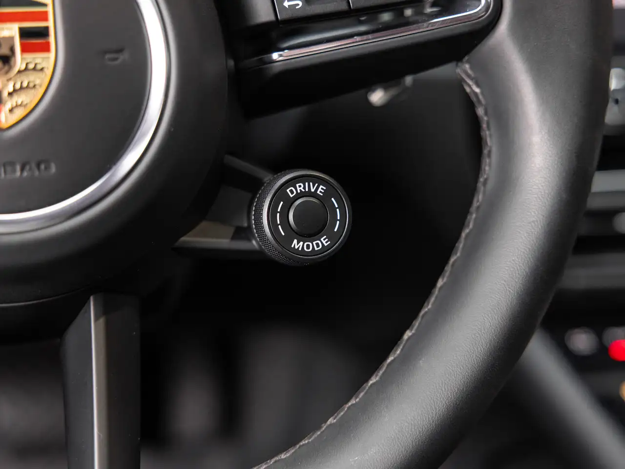 Porsche Macan - Image 14