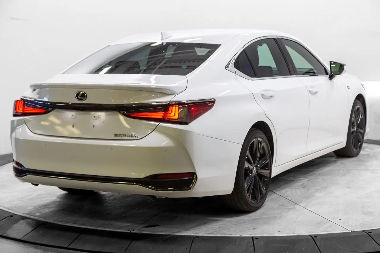 Lexus ES 300 - Image 4