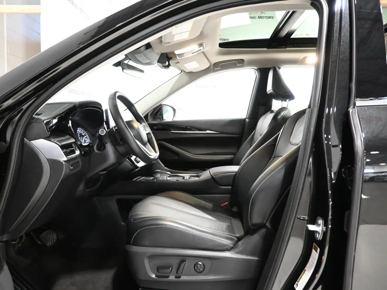 Infiniti QX60 - Image 22