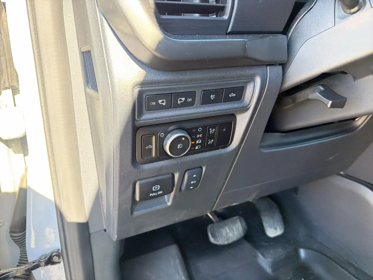 Ford F-150 - Image 12