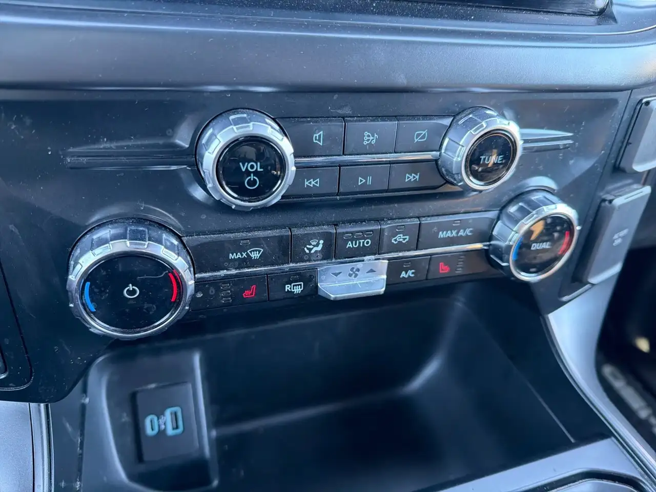 Ford F-150 - Image 19