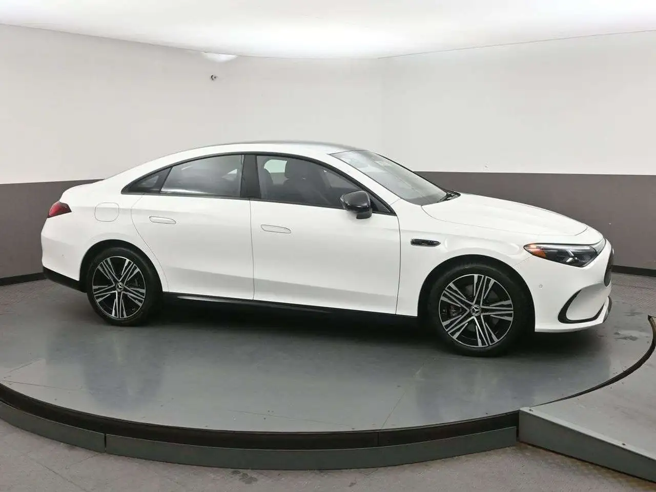 Mercedes-Benz CLA - Image 1