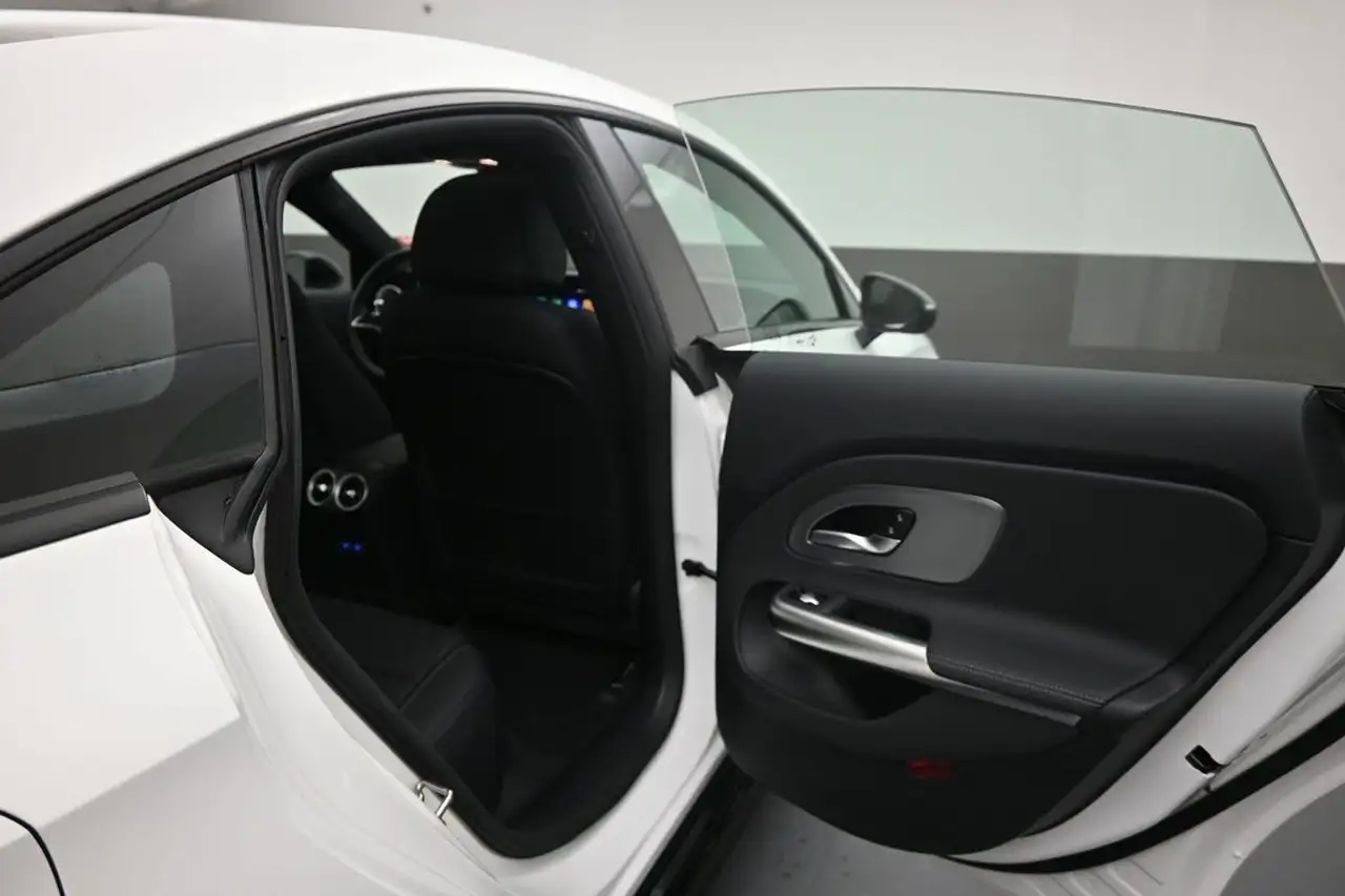 Mercedes-Benz CLA - Image 27