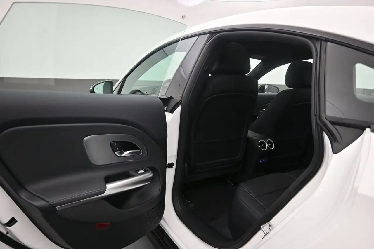 Mercedes-Benz CLA - Image 22