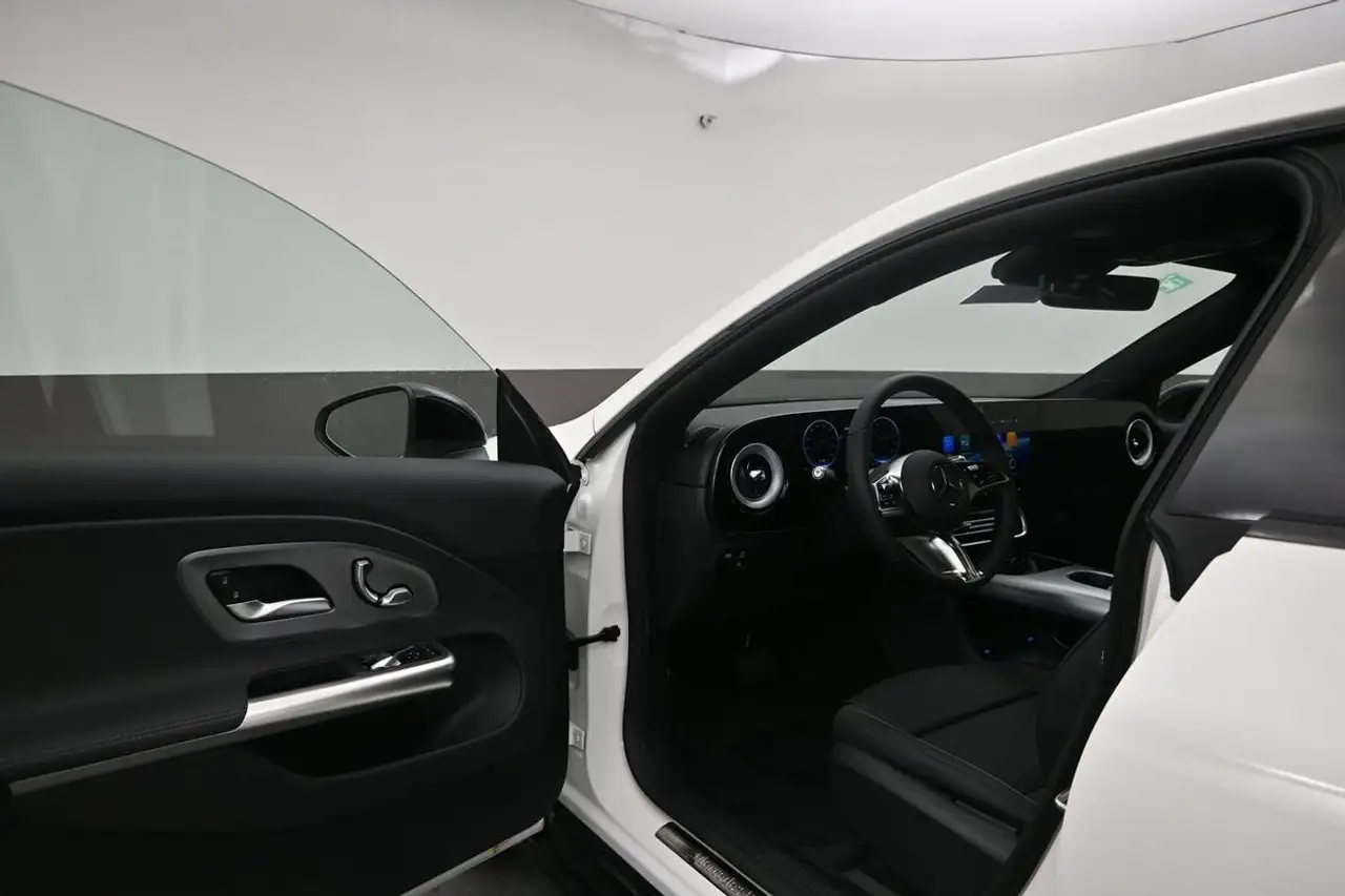 Mercedes-Benz CLA - Image 17