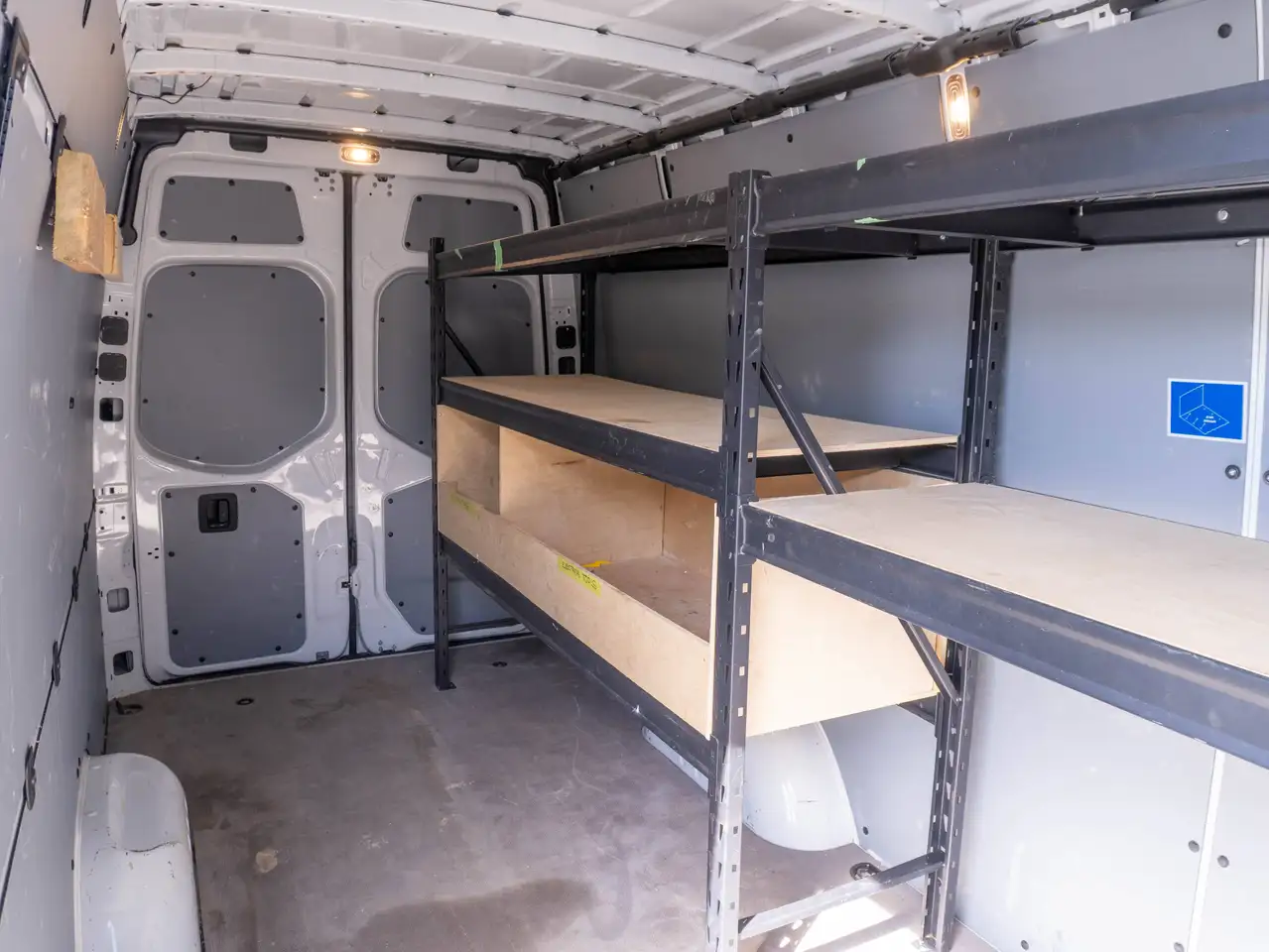 Mercedes-Benz Sprinter - Image 19
