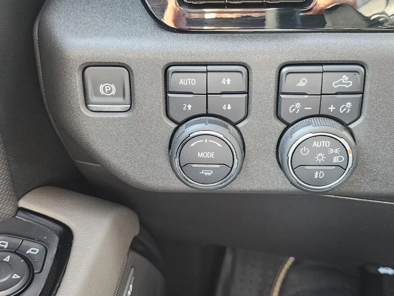 Chevrolet Silverado 1500 - Image 50