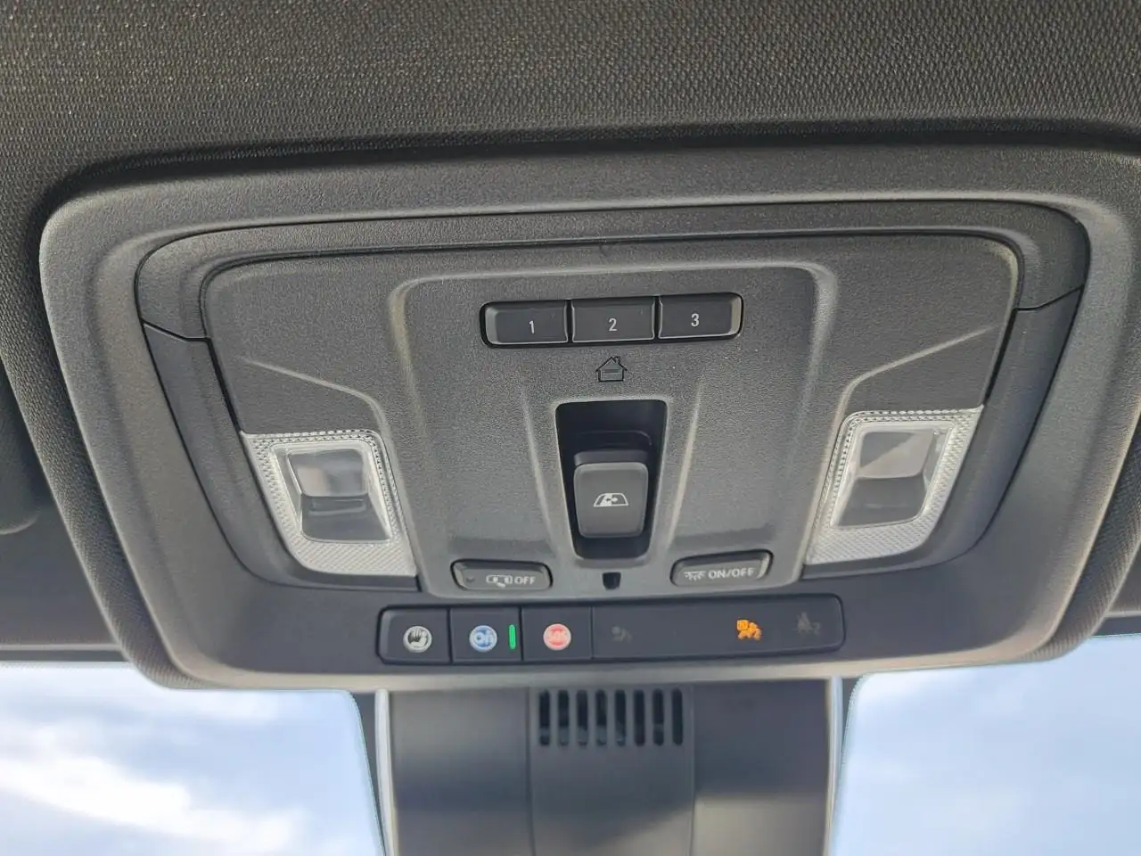 Chevrolet Silverado 1500 - Image 43
