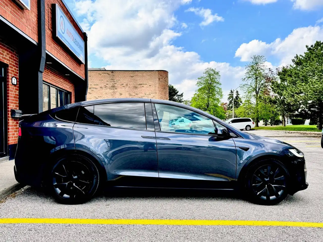 Tesla Model X - Image 7
