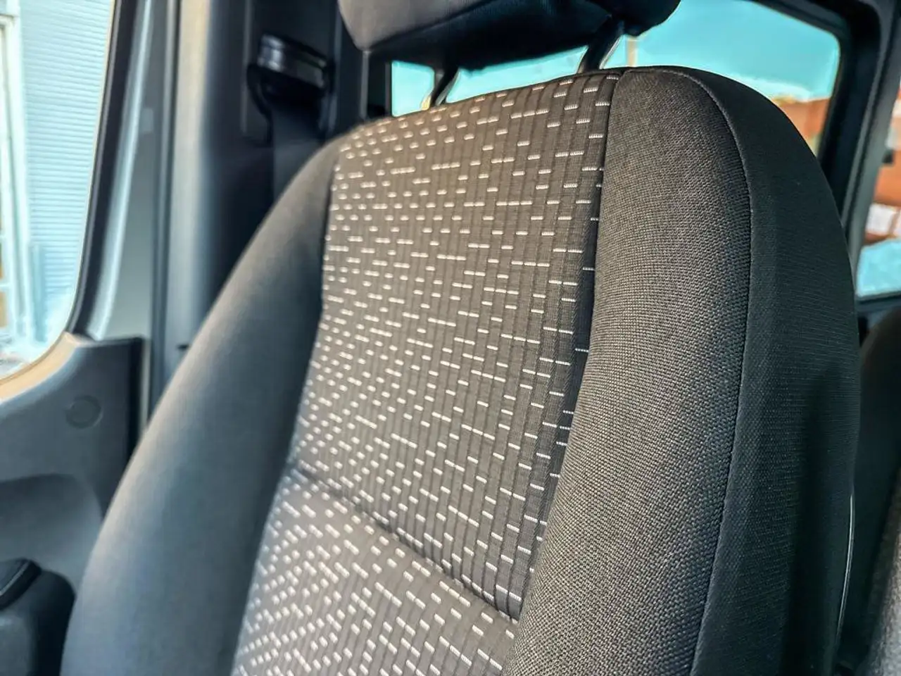 Mercedes-Benz Sprinter - Image 20