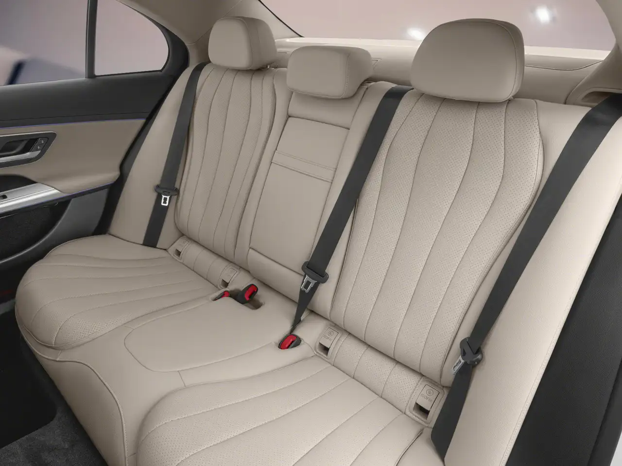 Mercedes-Benz E-Class - Image 9