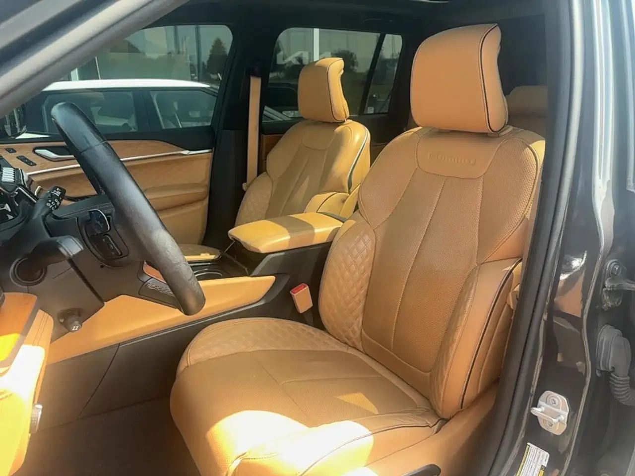 Jeep Grand Cherokee - Image 10