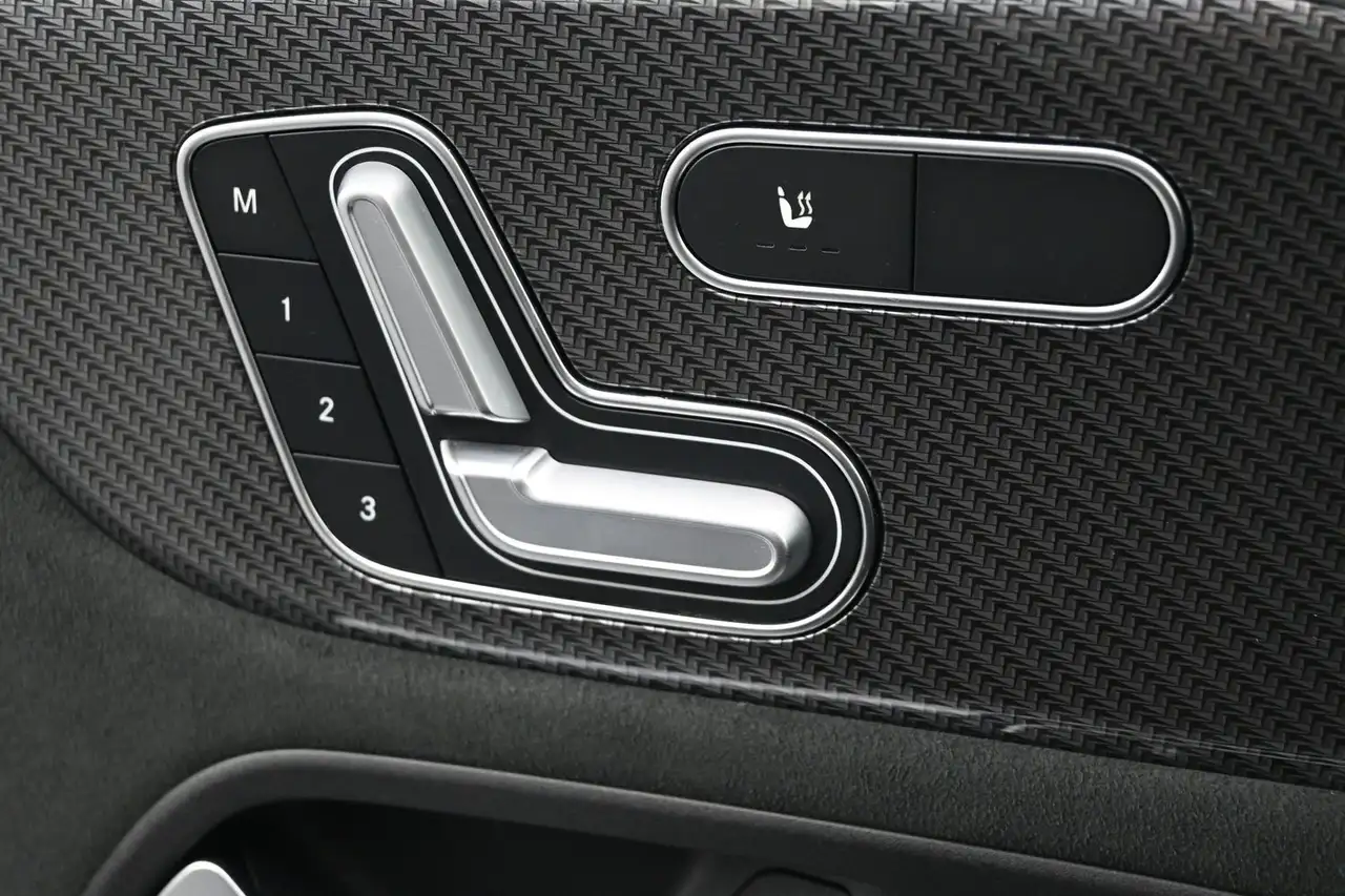 Mercedes-Benz GLA - Image 14