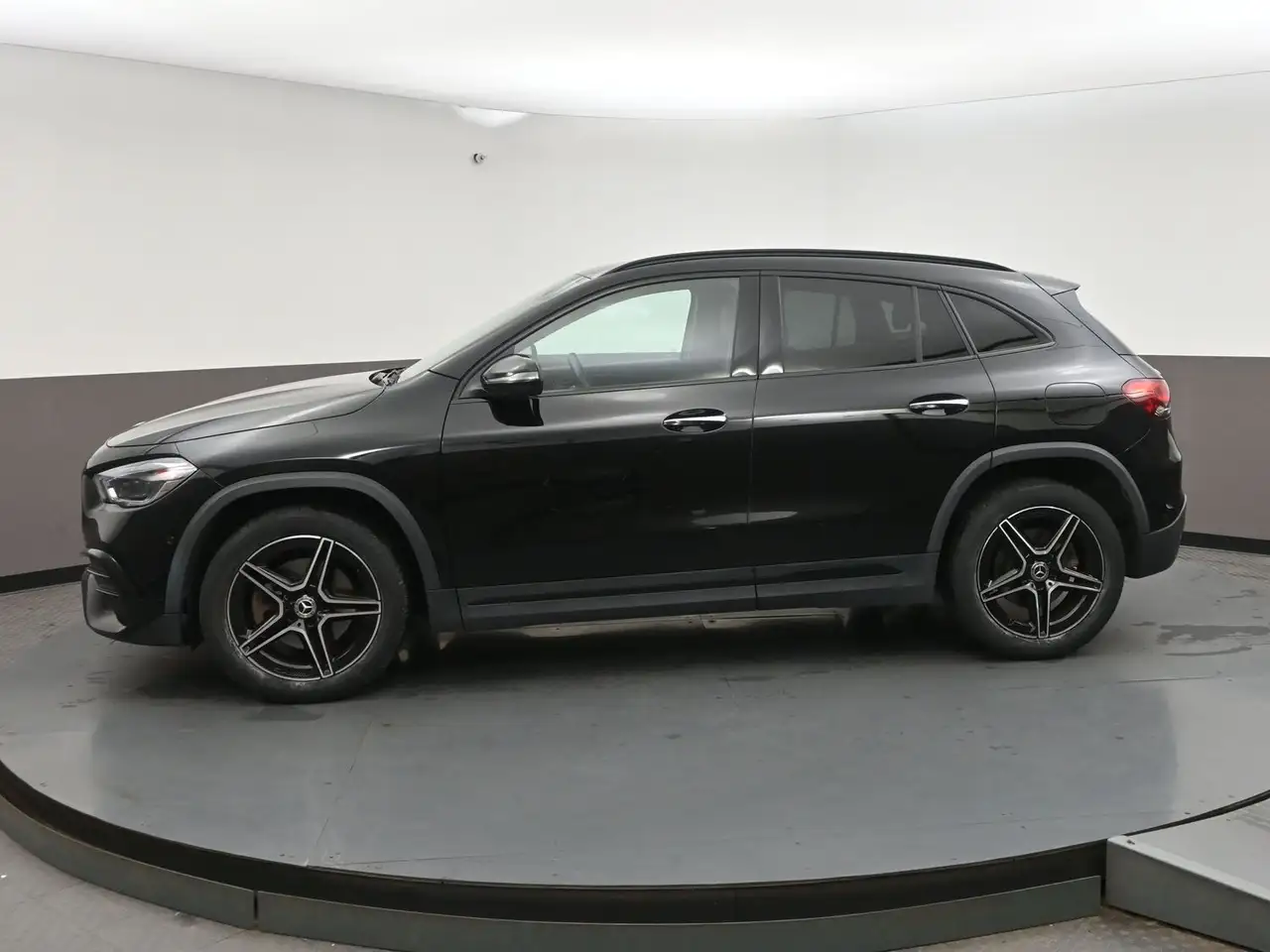 Mercedes-Benz GLA - Image 37