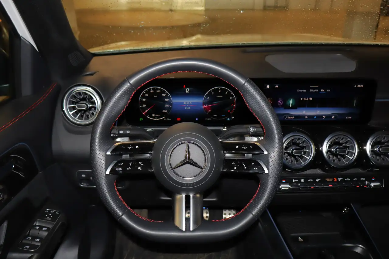 Mercedes-Benz GLB - Image 13