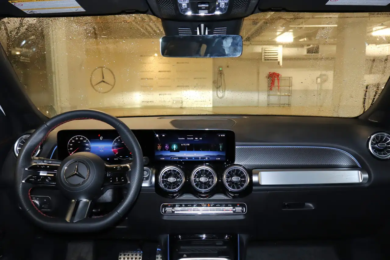 Mercedes-Benz GLB - Image 14