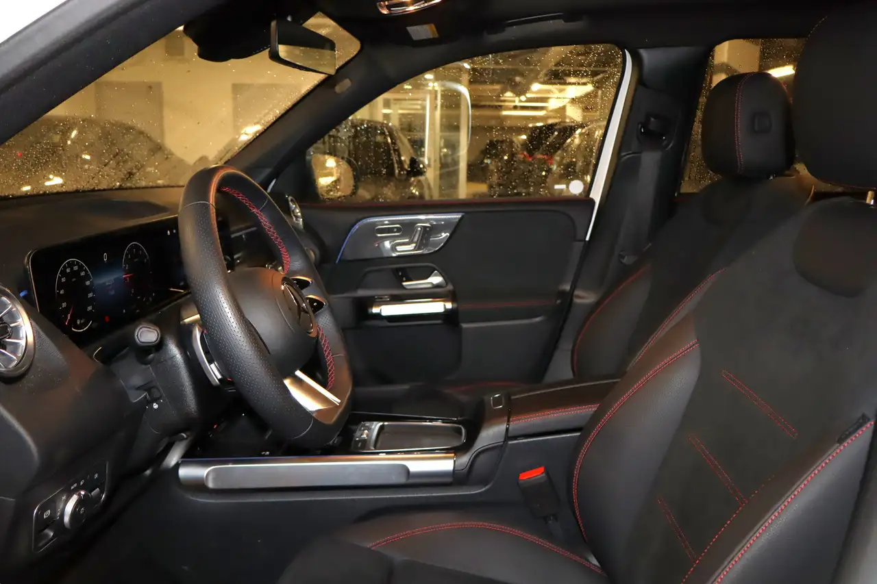 Mercedes-Benz GLB - Image 9