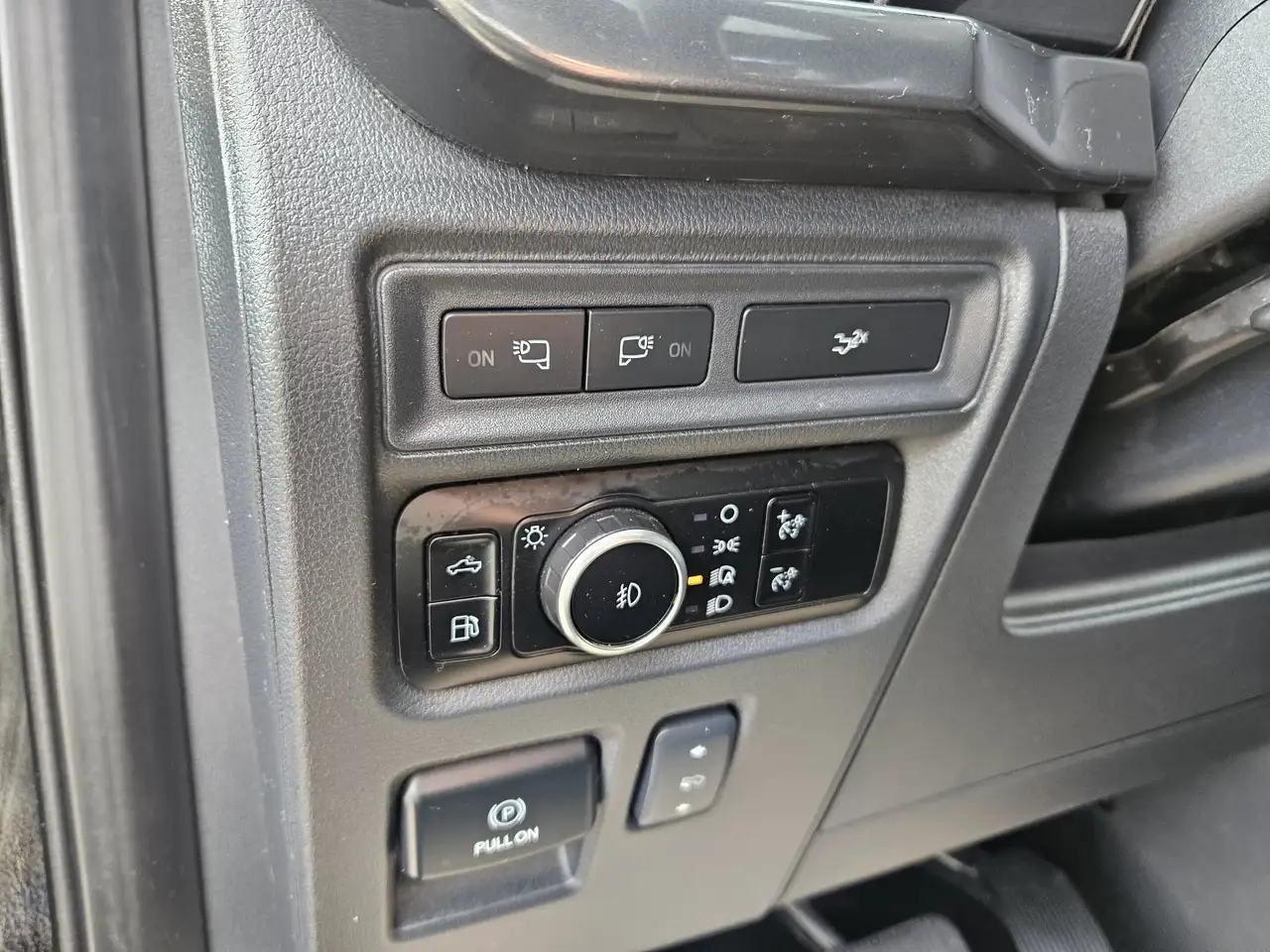 Ford F-150 - Image 14